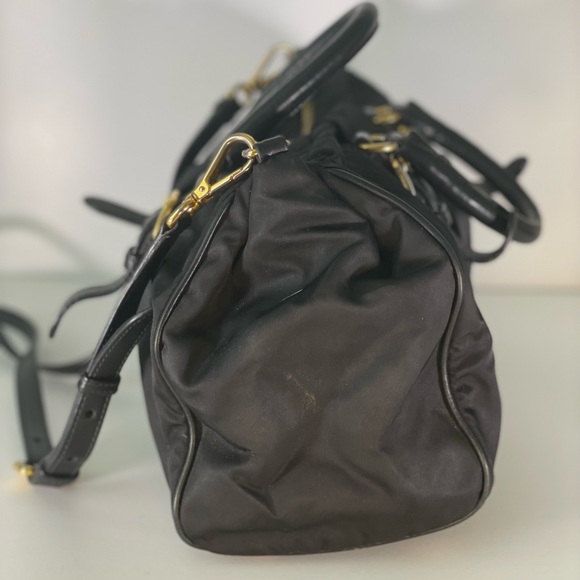 Prada Nylon and leather bag with gold hardware and removable strap - Picture 2 of 14